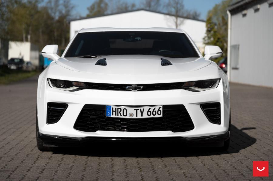  Chevrolet Camaro on Vossen Wheels (VFS1) 2017 года  (фото 7 из 19)